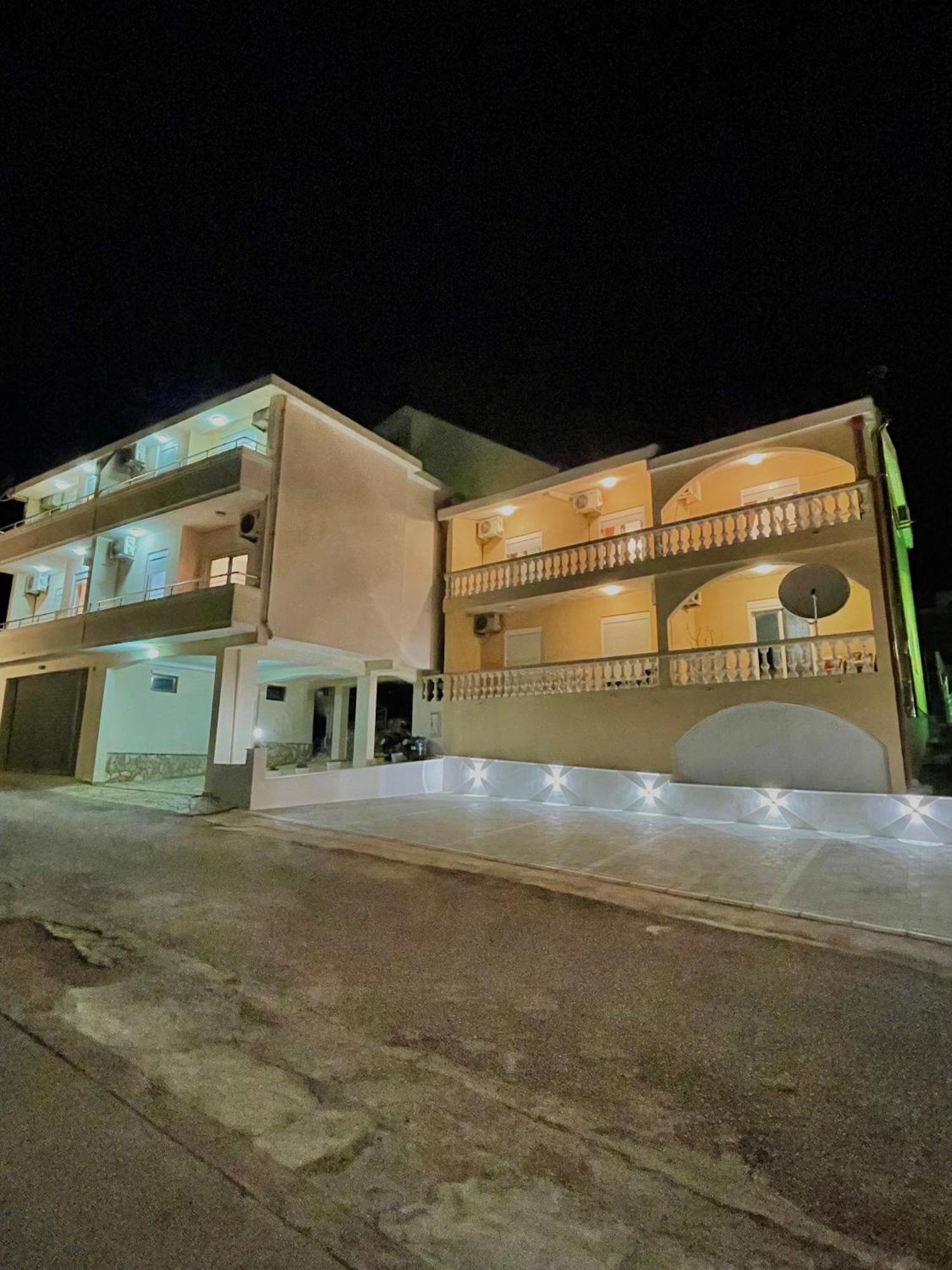 Apartments Onyx Ulcinj Exteriör bild